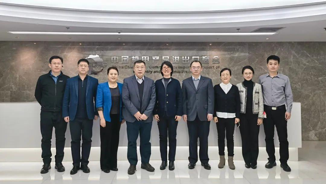 郑超常务副会长会见上海交大智慧能源创新学院副院长顾骏一行